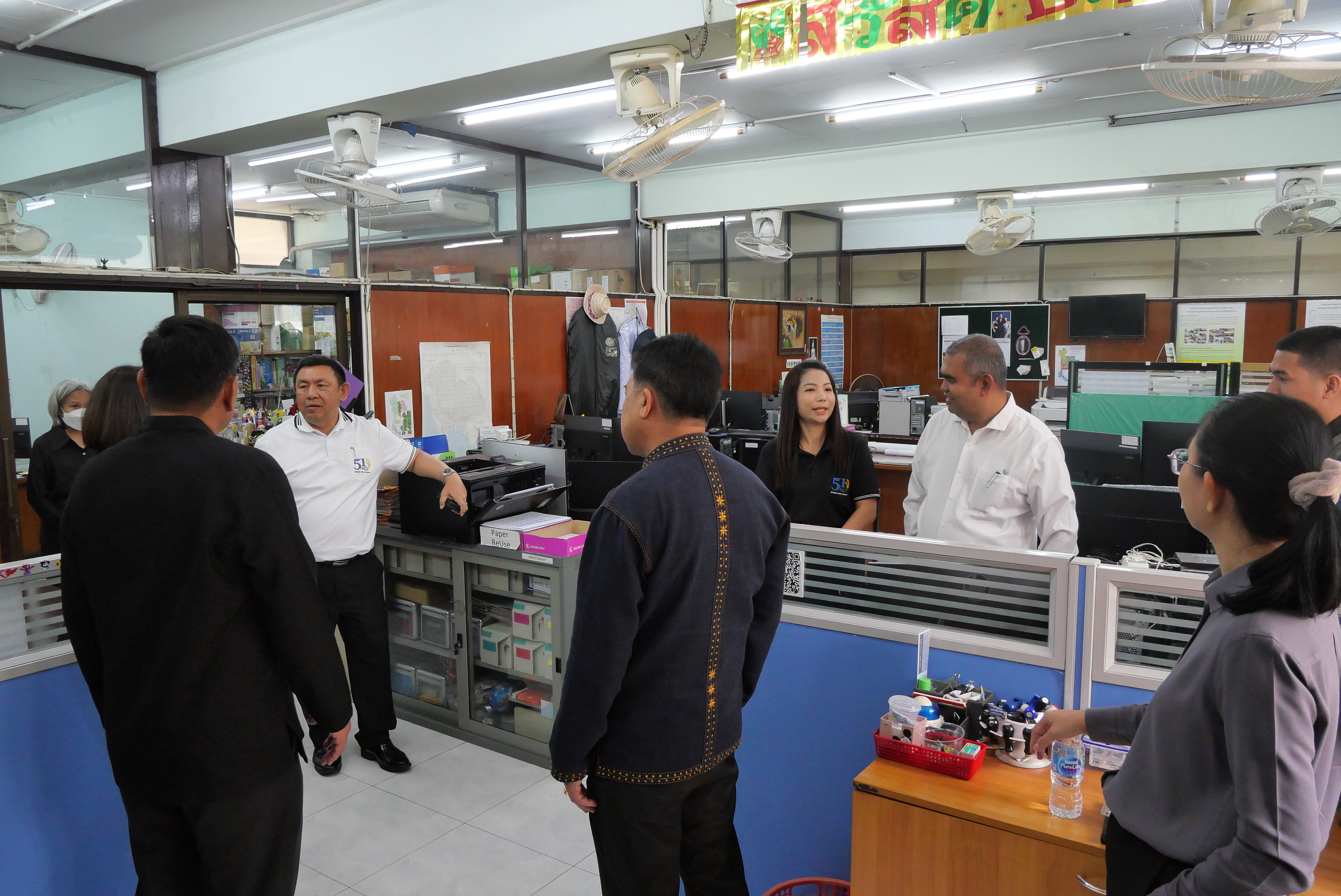 title - เลขาธิการ ส.ป.ก. ตรวจเยี่ยมบุคลากร ส.ป.ก. ถนนราชดำเนินนอก